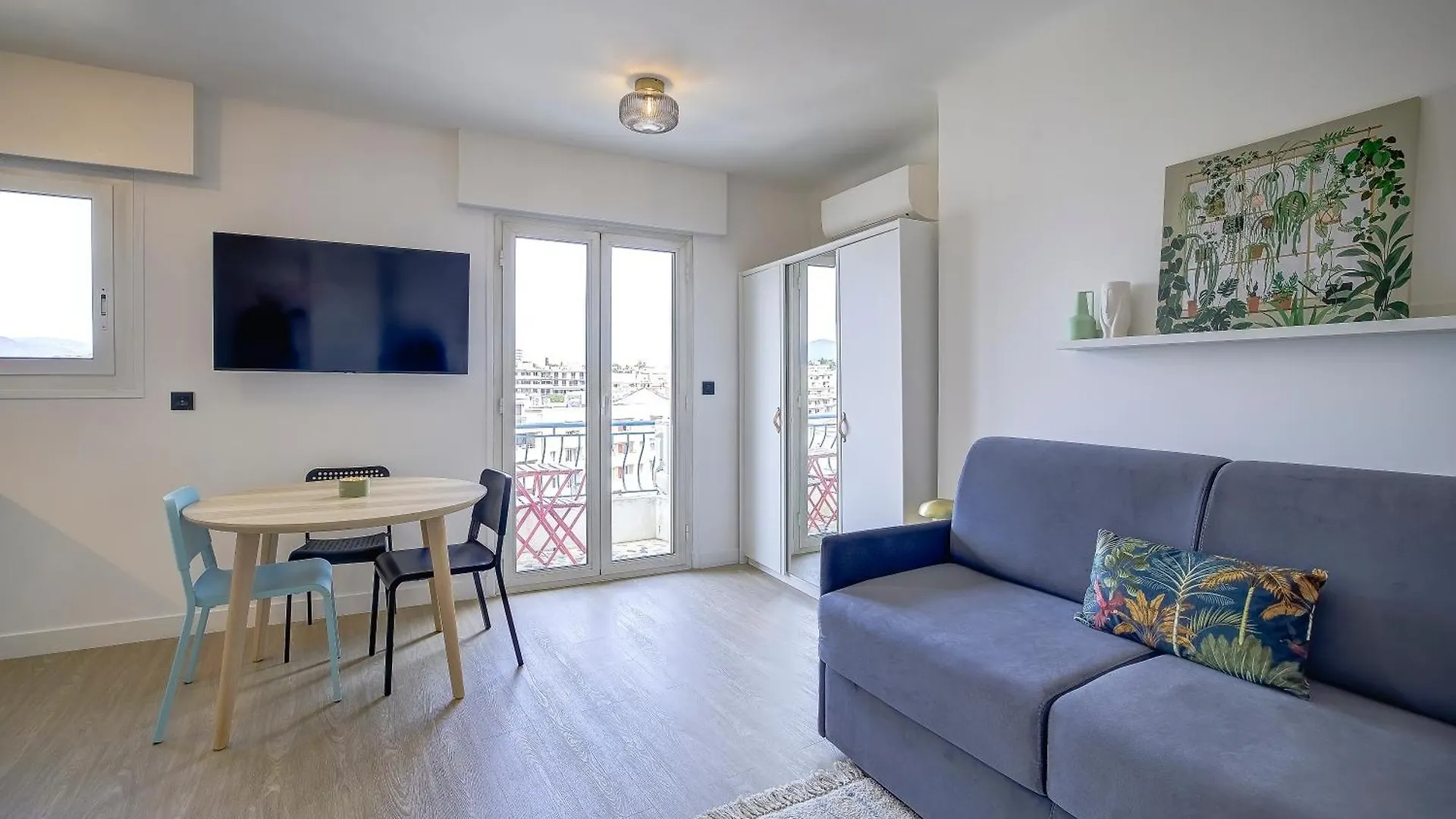 Apartment Magnifique Studio Le Dauphin 50M Des Plages Juan-les-Pins